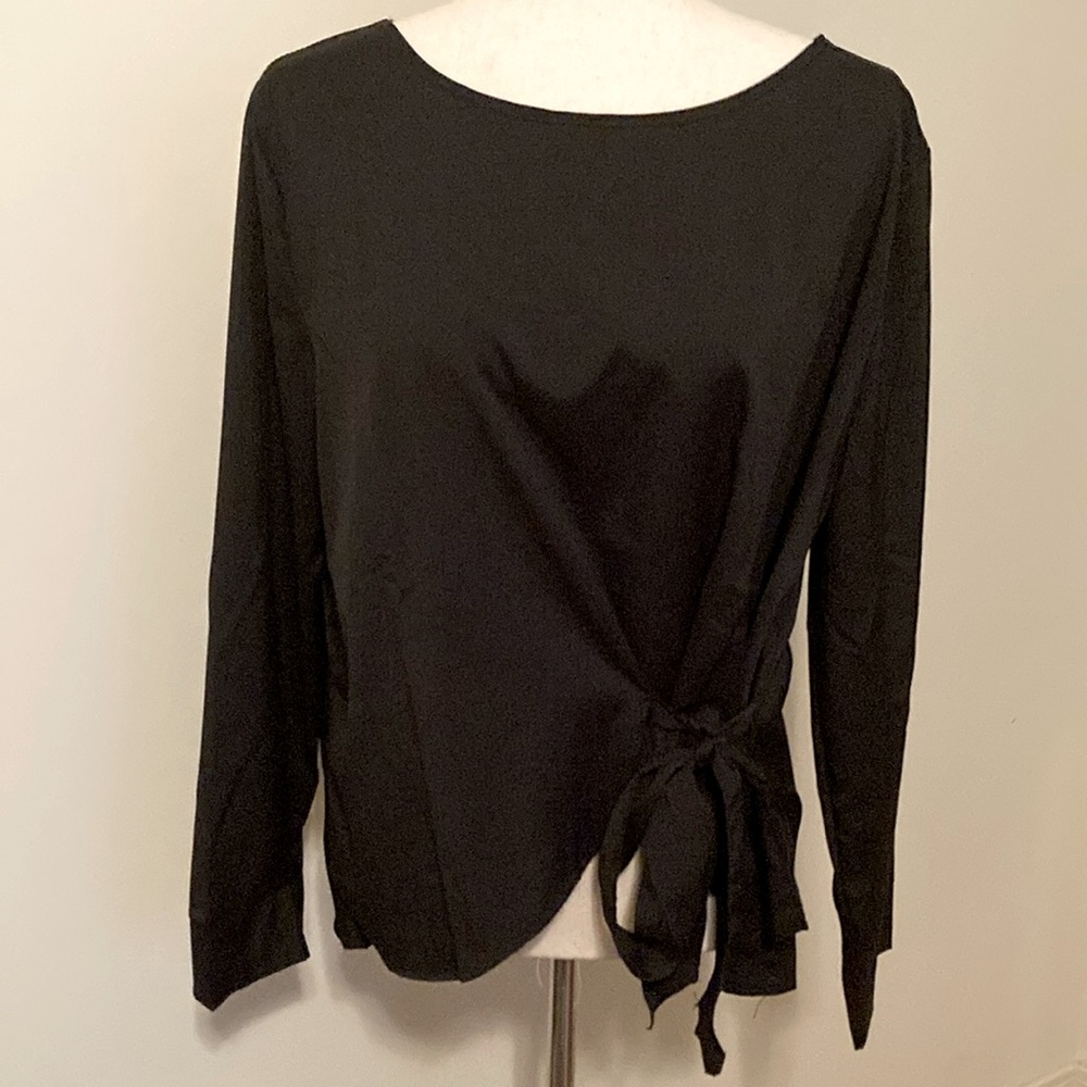 NWOT.  Women’s Black Pullover Tie Blouse. Size XL